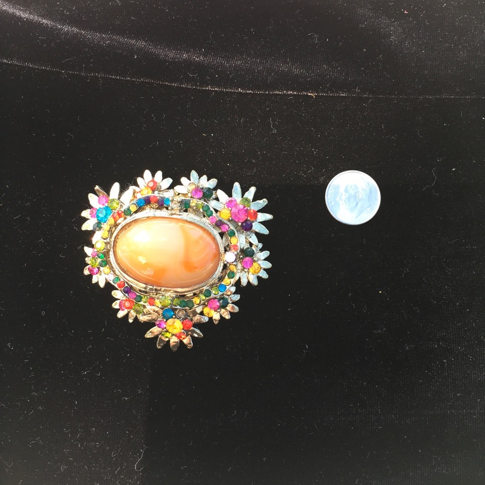 Two Statement Brooches - Picture 5 of 7